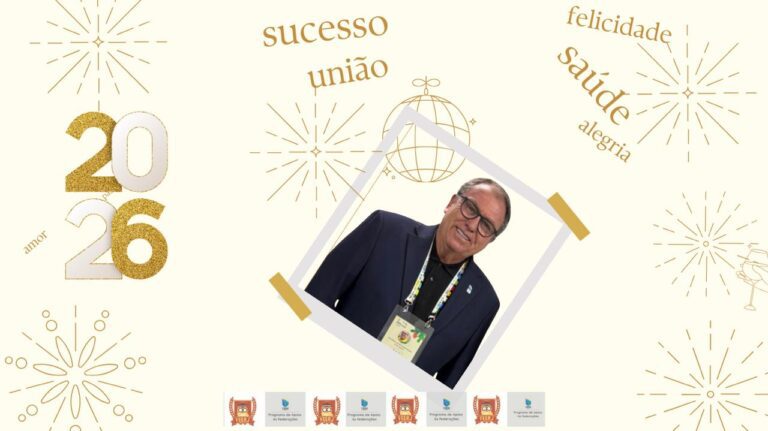 Mensagem do Presidente da FEERJ à Comunidade do Desporto Escolar

Encerramos 2025 com o coração cheio de orgulho e gratidão. Foi um ano de muito trabalho, conquistas e avanços significativos para o desporto escolar do Estado do Rio de Janeiro e também em âmbito nacional. Vivenciamos eventos marcantes, ampliamos oportunidades, fortalecemos parcerias e, acima de tudo, colocamos nossos alunos-atletas no centro de tudo o que fazemos.

Cada competição, festival, seletiva e projeto realizado ao longo deste ano reforçou a certeza de que o desporto escolar transforma vidas, educa, une e constrói cidadãos. Nada disso seria possível sem o empenho de escolas, professores, treinadores, dirigentes, famílias e, principalmente, dos nossos estudantes, que são a razão maior do nosso trabalho.

Olhamos para 2026 com esperança renovada e muita confiança. Que seja um ano de excelentes oportunidades, de crescimento ainda maior, de paz, saúde e de muito desporto escolar. Seguiremos firmes no compromisso de fortalecer o esporte como ferramenta de educação, inclusão e desenvolvimento humano, sempre acreditando no poder do trabalho coletivo.

Desejo a toda a comunidade do desporto escolar estadual e nacional um novo ano próspero, repleto de realizações, aprendizados e novas conquistas dentro e fora das quadras.

Seguimos juntos, construindo um futuro cada vez melhor através do esporte.

Eduardo Augusto
Presidente da FEERJ