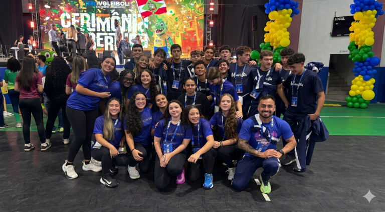 Nem sempre o placar mostra a grandeza de uma equipe… Hoje lutamos até o último ponto, nos entregamos de corpo e alma e deixamos tudo dentro de quadra. A vitória não veio, mas ninguém poderá dizer que faltou coragem, união e vontade de vencer.
O esporte também é feito de quedas, aprendizado e superação. E é justamente nesses momentos que nascem as equipes mais fortes. Ainda temos muito campeonato pela frente, muitos sonhos vivos e muitos capítulos para escrever juntos.
Meninos, tenham orgulho da entrega de hoje! Levantem a cabeça, porque isso está longe de definir quem somos. Seguiremos unidos, trabalhando, acreditando e lutando até o final!
Vamos juntos, sempre! 💙